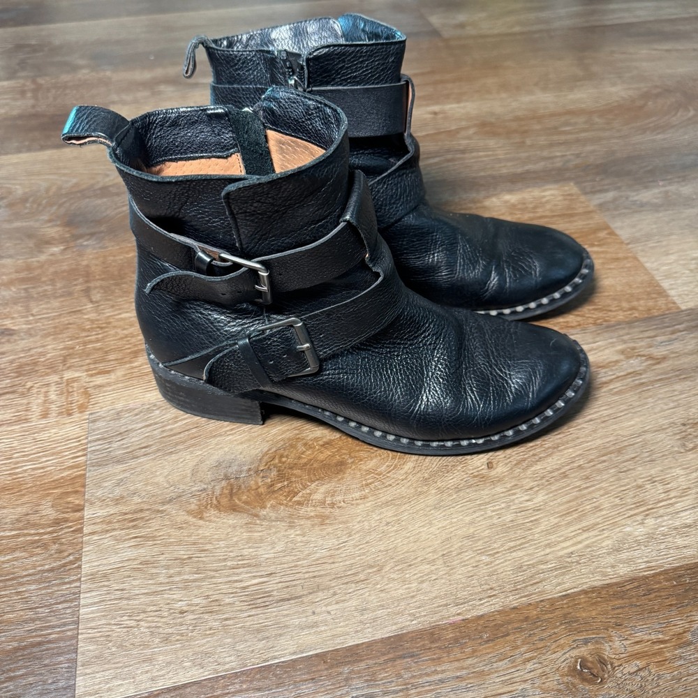 Gentle Souls by Kenneth Cole Benton Moto Boots Womens 8.5M Black Leather Booties